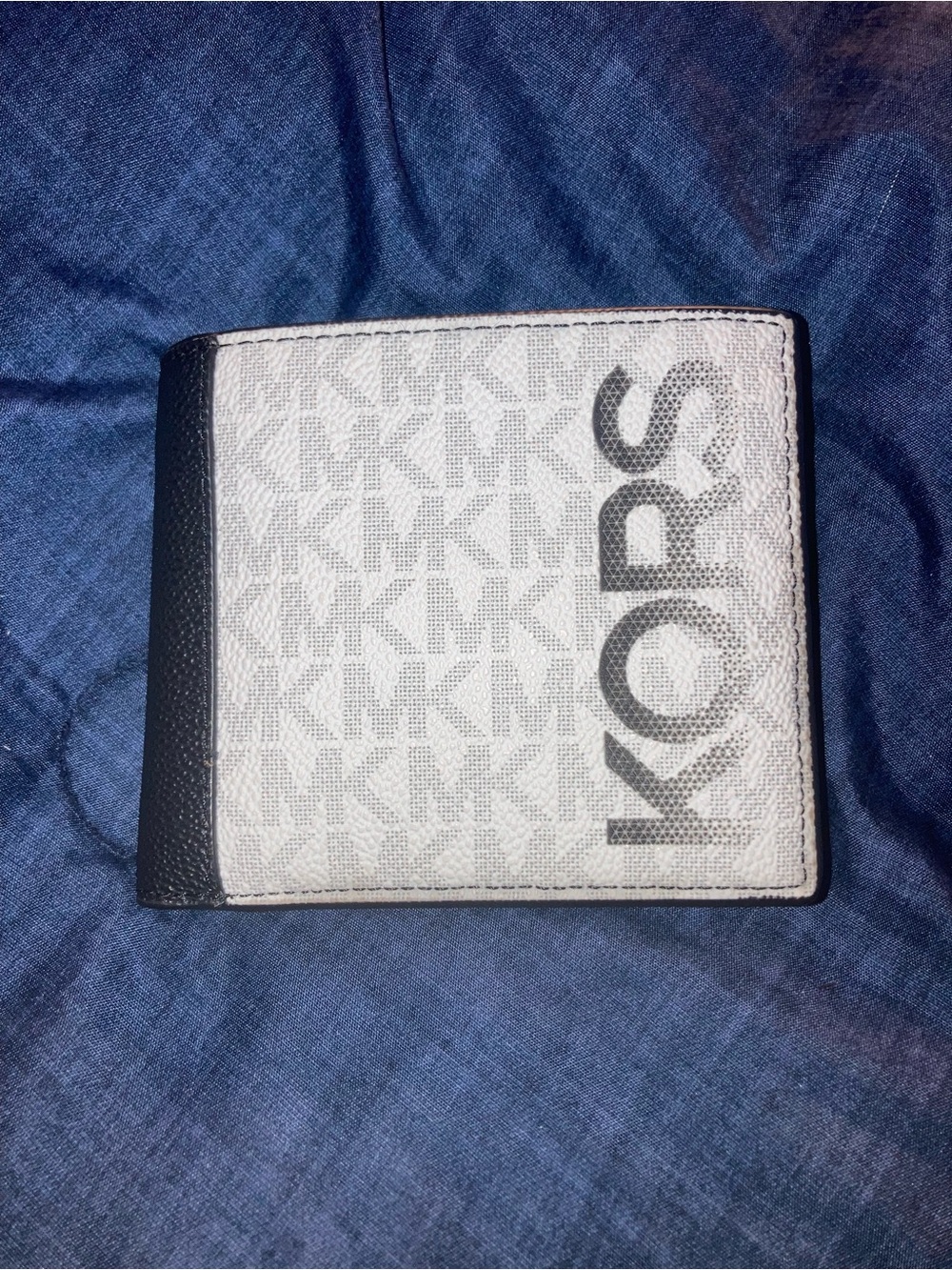Michael Kors White and Black Signature Card Holder Wallet